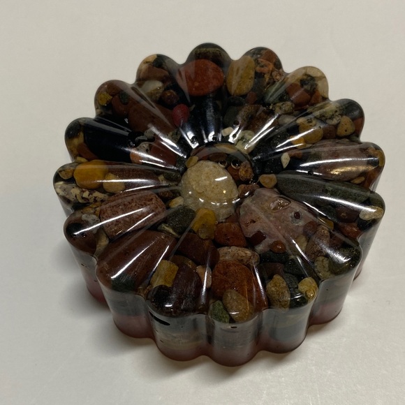 Handmade Other - Floral Resin Natural Rock Resin Art Handmade Flower Decor NWOT